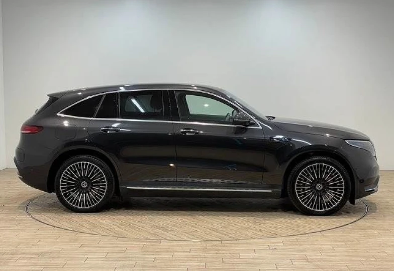 Mercedes EQC Black