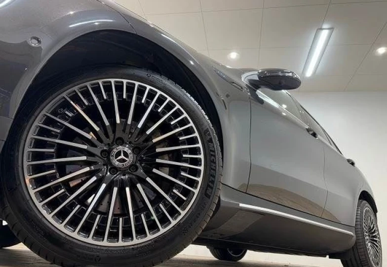 Mercedes EQC Black