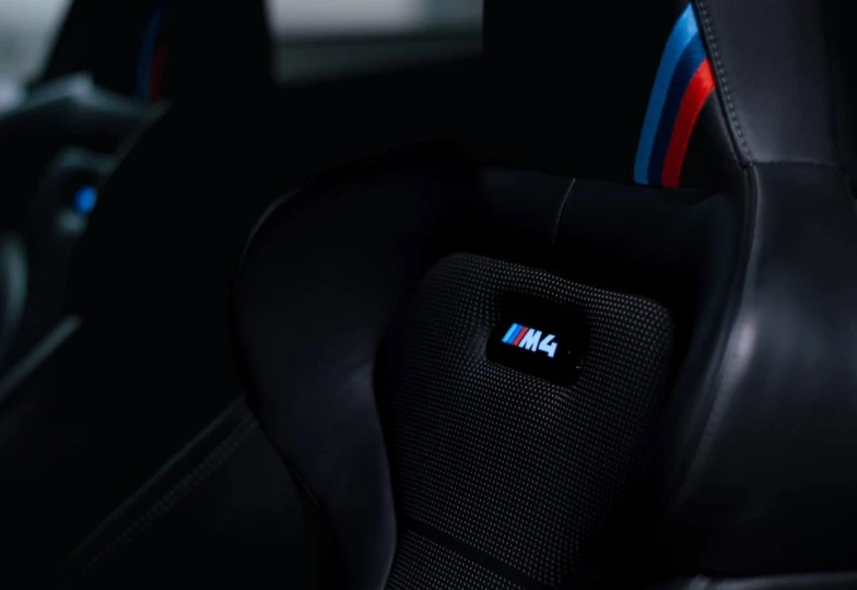 BMW M4 Синий