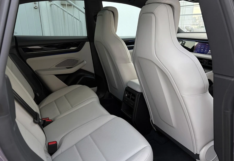Porsche Macan Фиолетовый