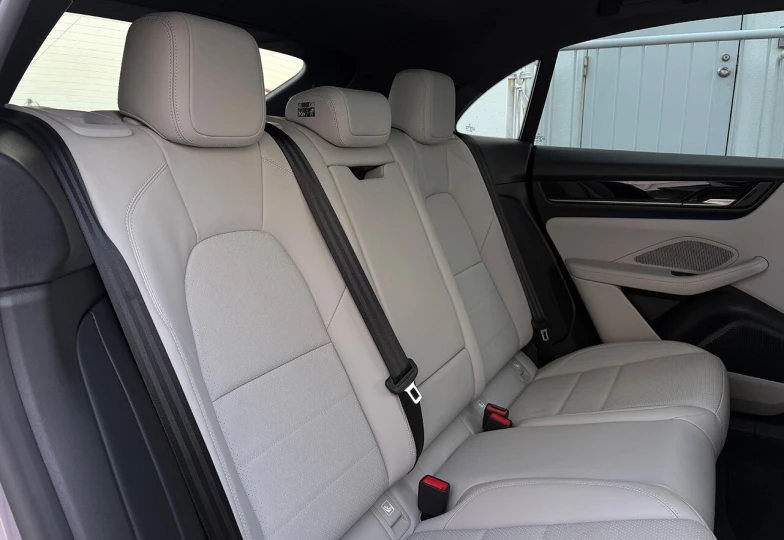 Porsche Macan Фиолетовый