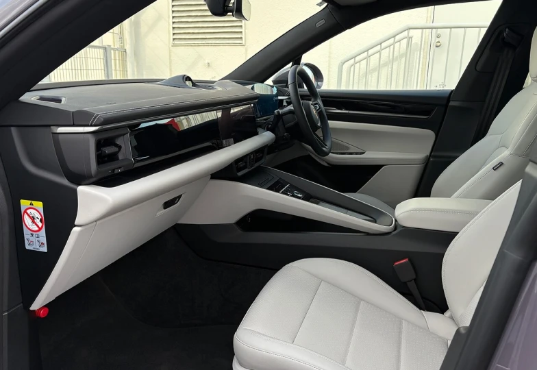 Porsche Macan Фиолетовый