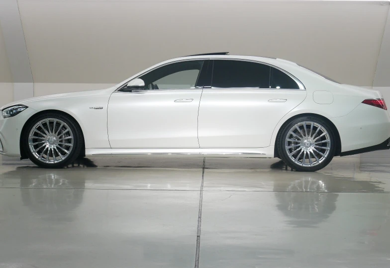 Mercedes S class Белый