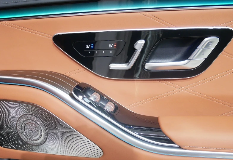 Mercedes S class Белый