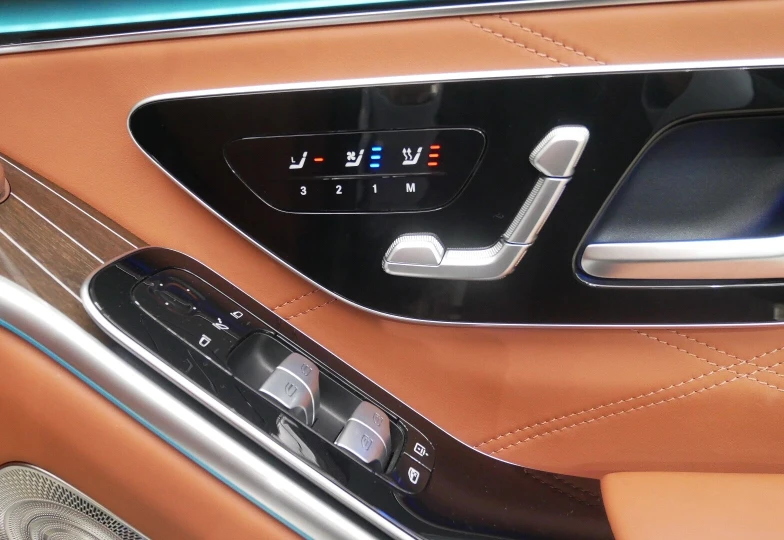 Mercedes S class Белый