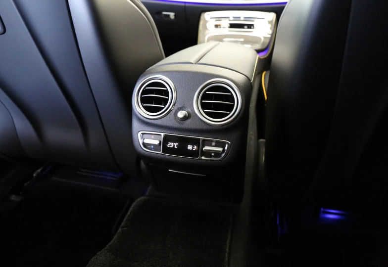 Mercedes E-class Черный