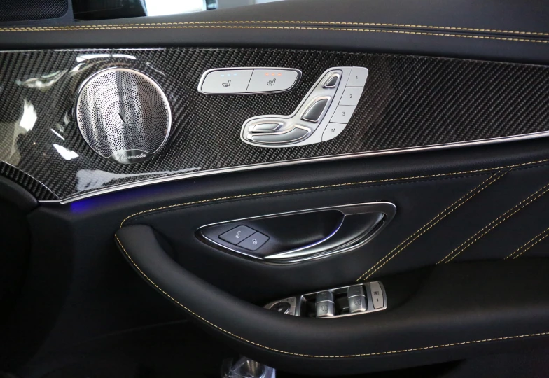Mercedes E-class Черный