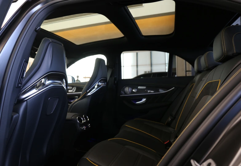 Mercedes E-class Черный