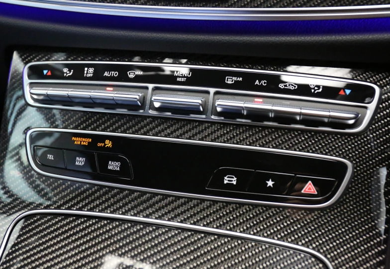Mercedes E-class Черный