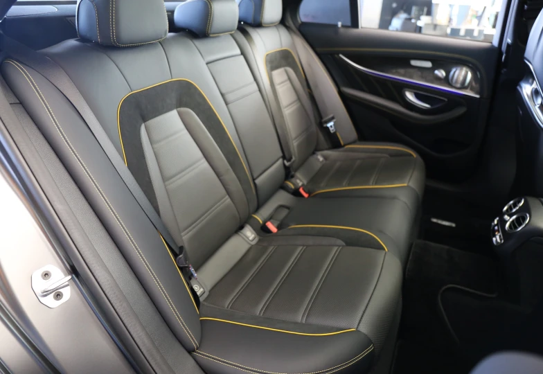 Mercedes E-class Черный