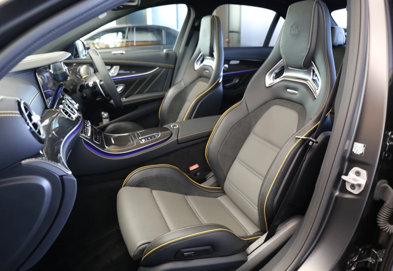 Mercedes E-class Черный