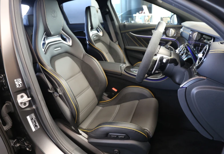 Mercedes E-class Черный
