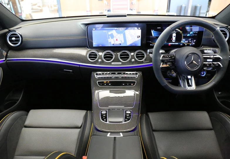Mercedes E-class Черный