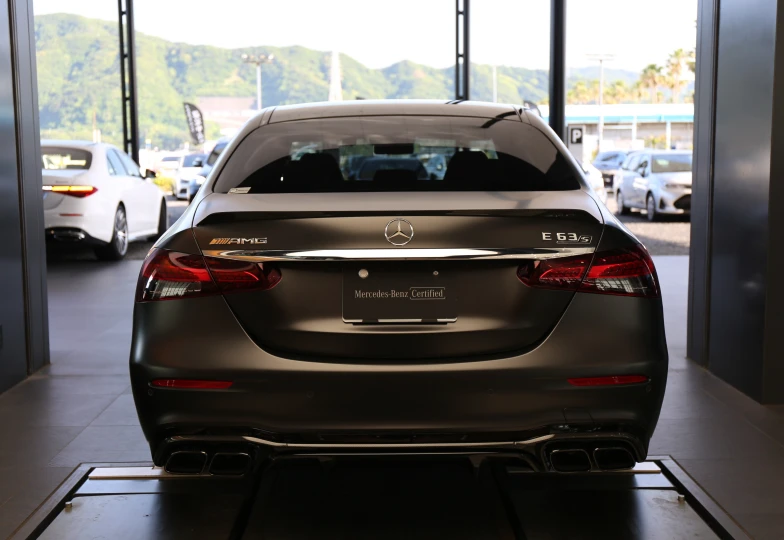 Mercedes E-class Черный