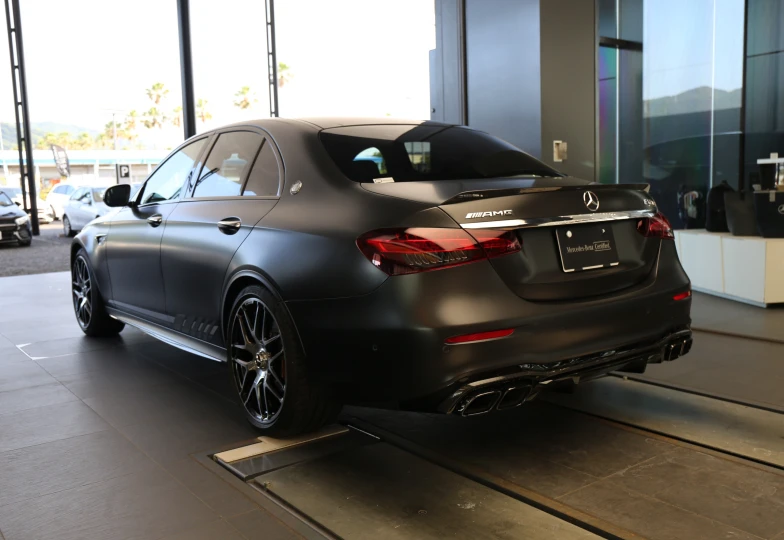 Mercedes E-class Черный
