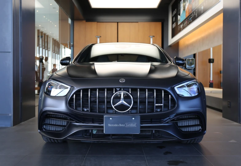 Mercedes E-class Черный