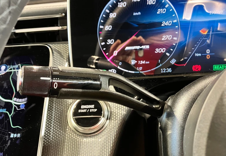 Mercedes E-class Белый