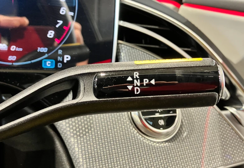 Mercedes E-class Белый