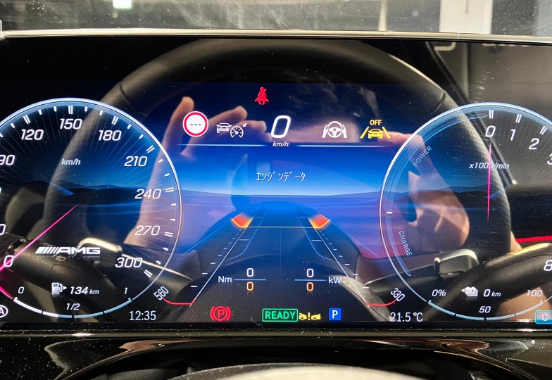 Mercedes E-class Белый