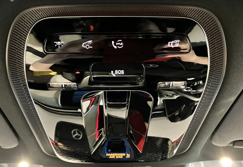 Mercedes E-class Белый