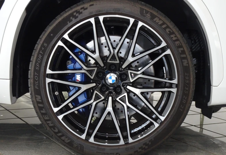 BMW X5 M Белый