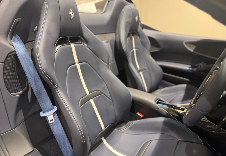 Ferrari SF90 Spider Белый