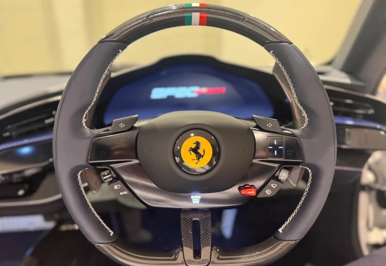 Ferrari SF90 Spider Белый