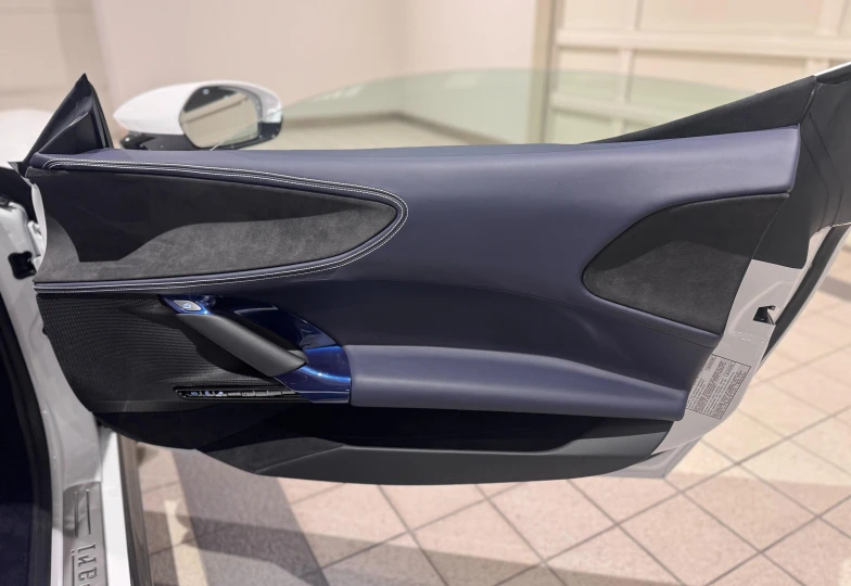 Ferrari SF90 Spider Белый