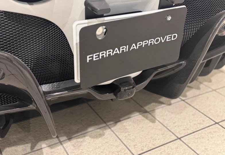 Ferrari SF90 Spider Белый