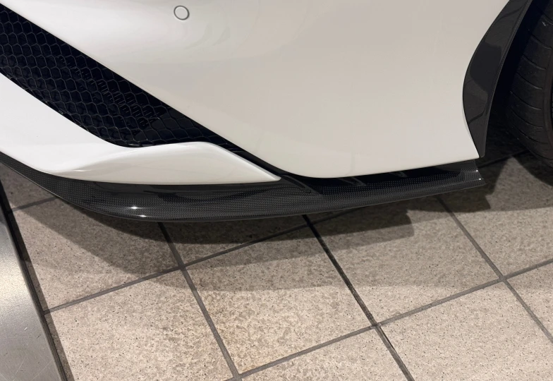 Ferrari SF90 Spider Белый