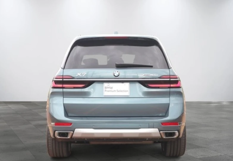 BMW X7 Синий