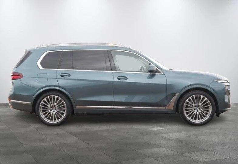 BMW X7 Синий