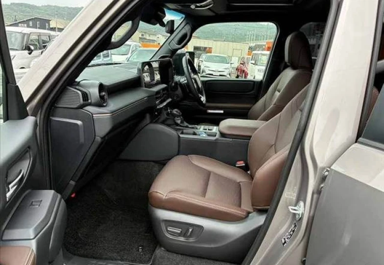 Toyota Land Cruiser 250 Серый