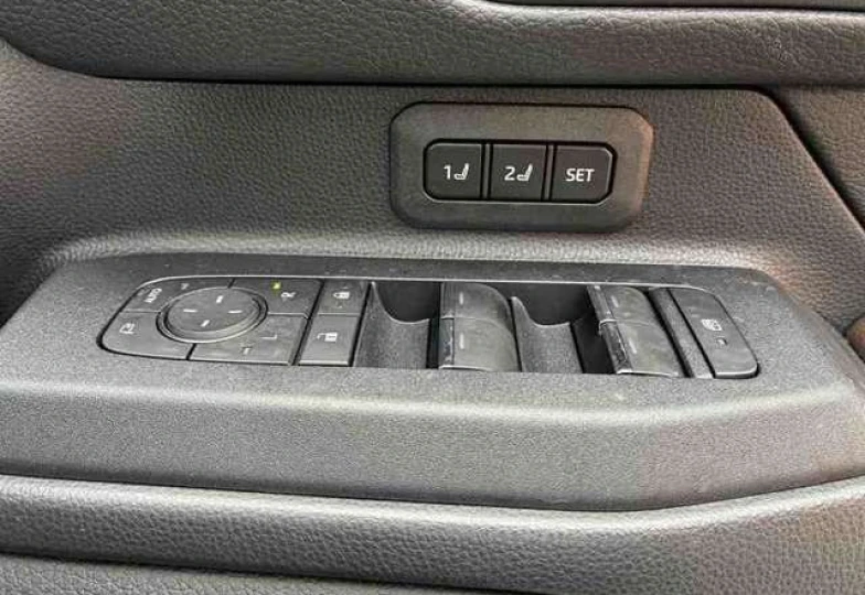 Toyota Land Cruiser 250 Серый