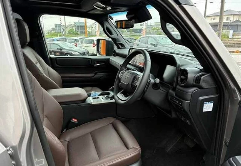 Toyota Land Cruiser 250 Серый