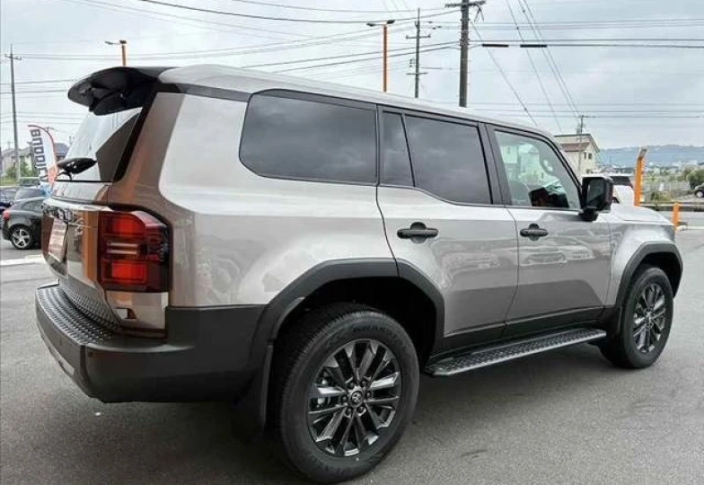Toyota Land Cruiser 250 Серый
