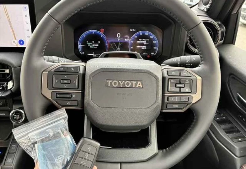 Toyota Land Cruiser 250 Серый