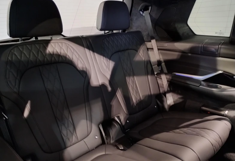 BMW X7 Blue