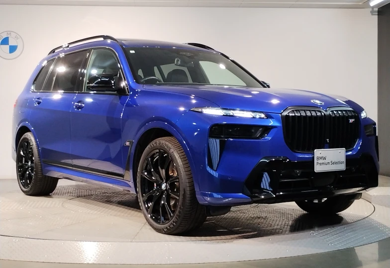 BMW X7 Blue