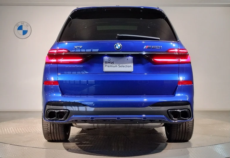 BMW X7 Blue
