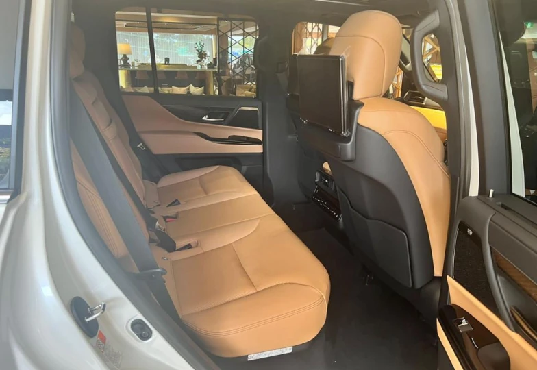 Lexus LX White