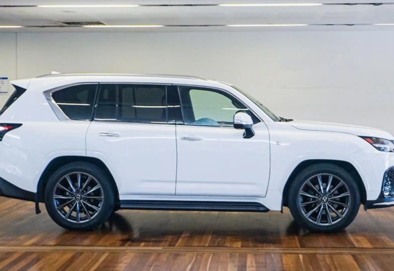Lexus LX White