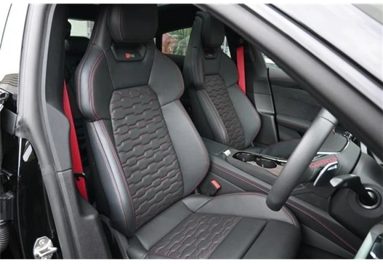 Audi RS e-tron GT Black