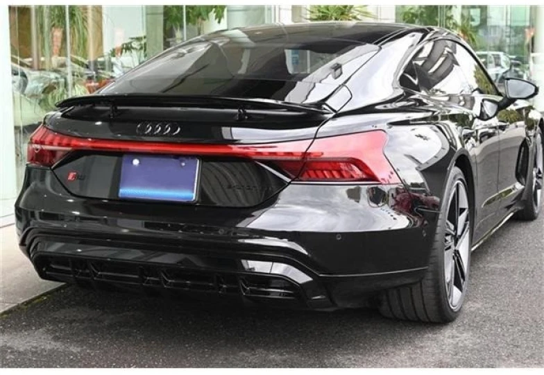 Audi RS e-tron GT Black