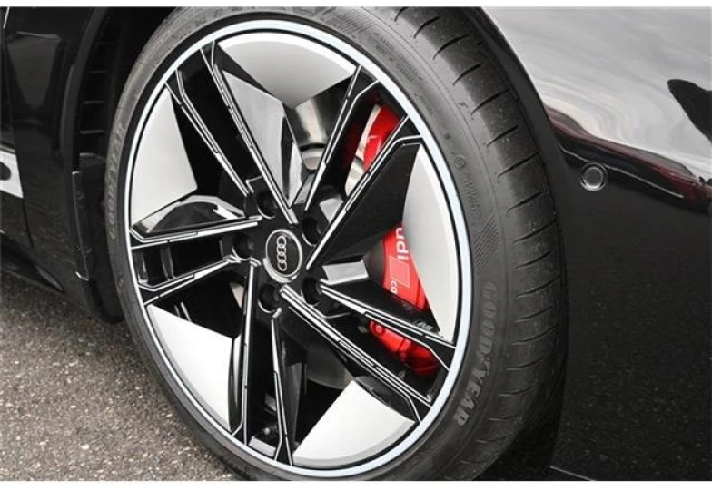 Audi RS e-tron GT Black