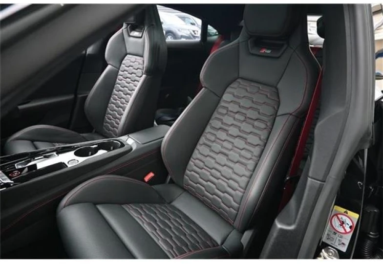 Audi RS e-tron GT Black