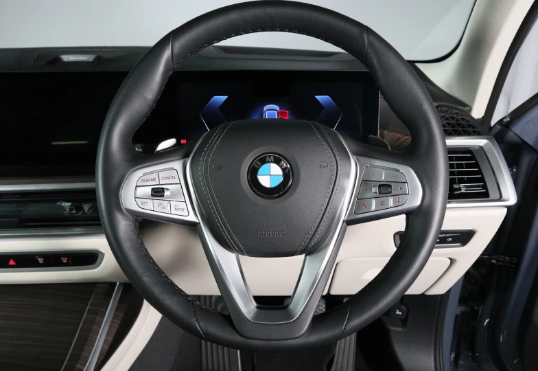 BMW X7 Blue