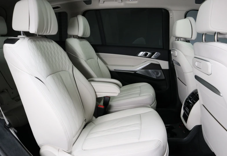 BMW X7 Blue