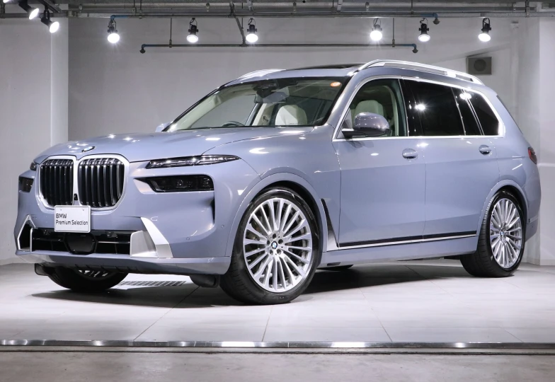 BMW X7 Blue