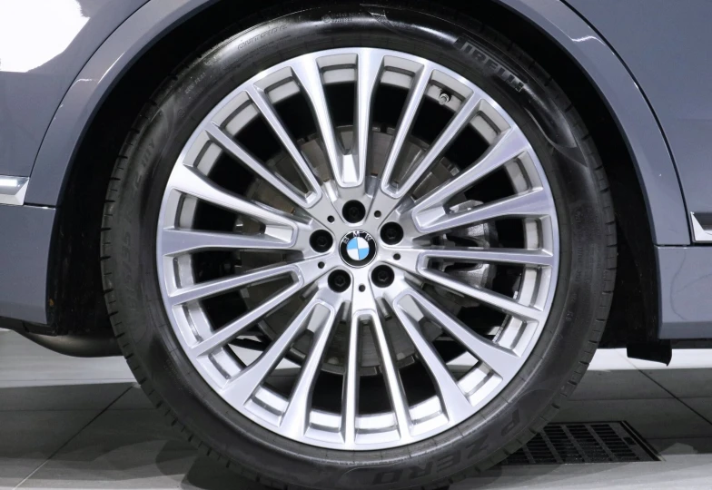 BMW X7 Blue